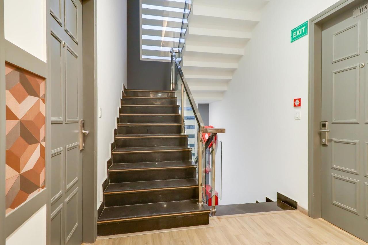 Super Townhouse Jashn Hotell Chinhat Exteriör bild