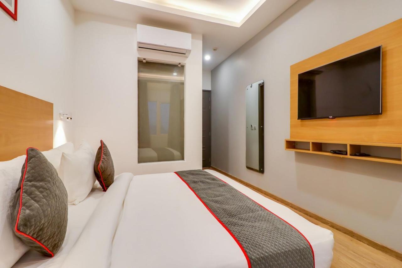 Super Townhouse Jashn Hotell Chinhat Exteriör bild