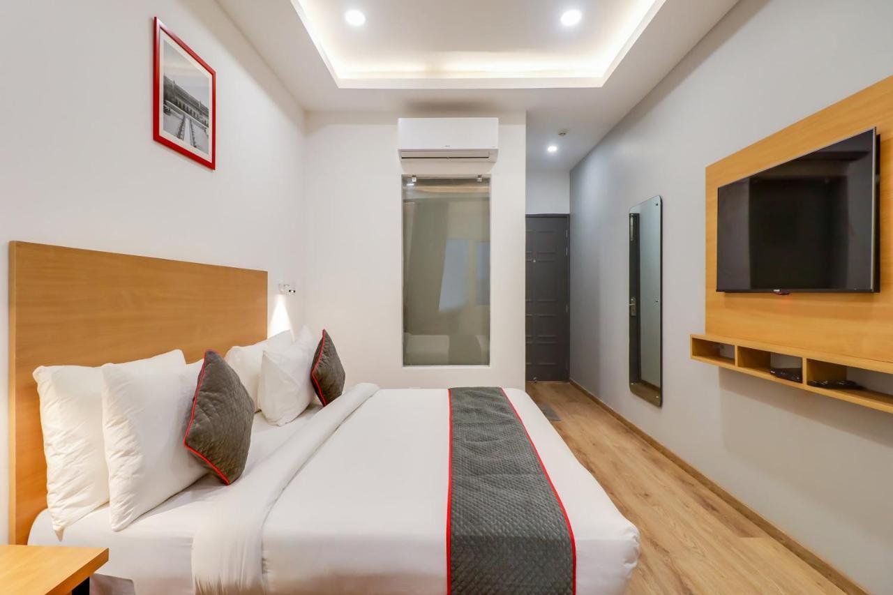 Super Townhouse Jashn Hotell Chinhat Exteriör bild