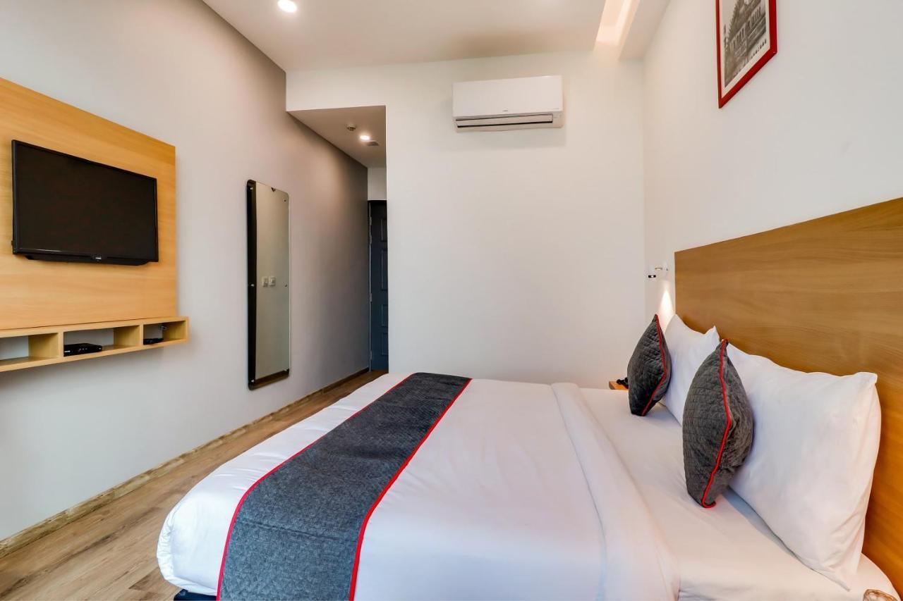 Super Townhouse Jashn Hotell Chinhat Exteriör bild