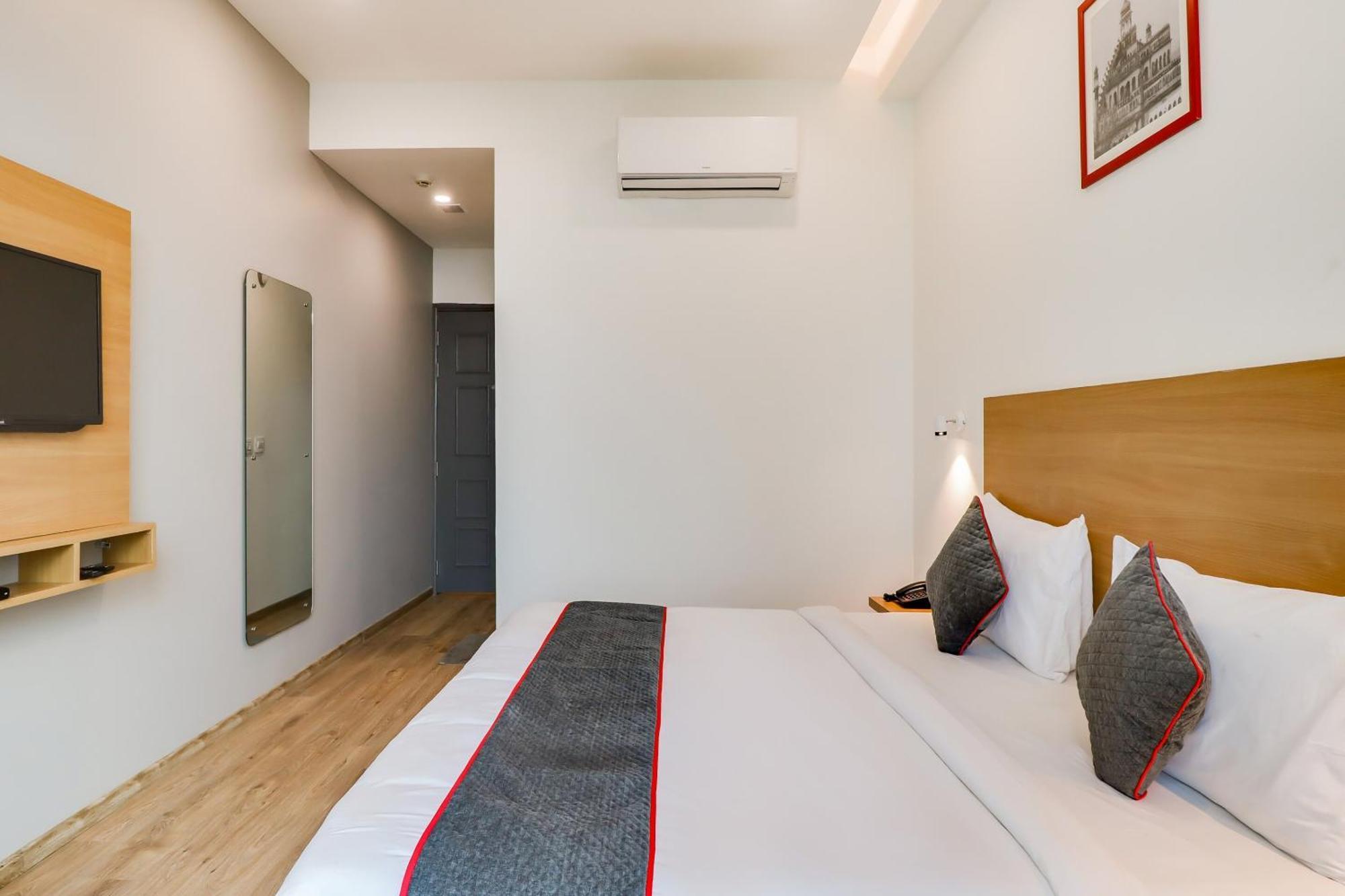 Super Townhouse Jashn Hotell Chinhat Exteriör bild
