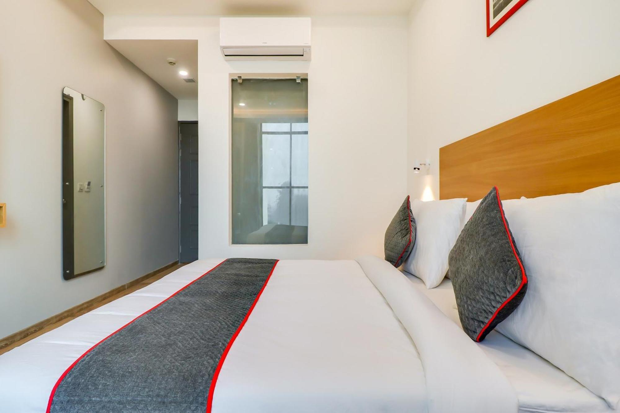 Super Townhouse Jashn Hotell Chinhat Exteriör bild