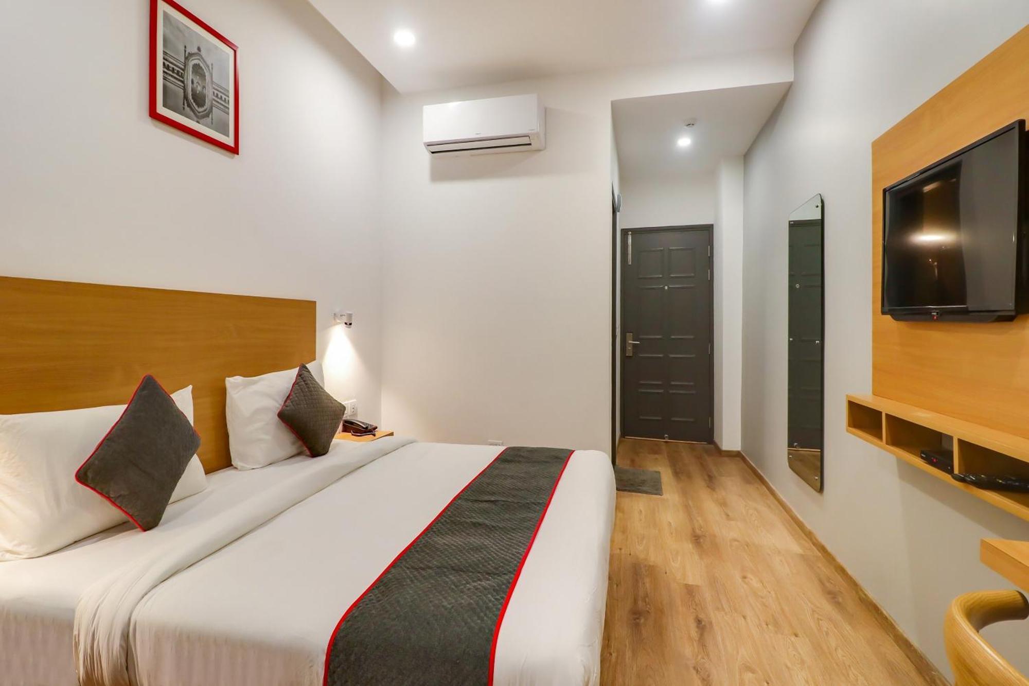 Super Townhouse Jashn Hotell Chinhat Exteriör bild