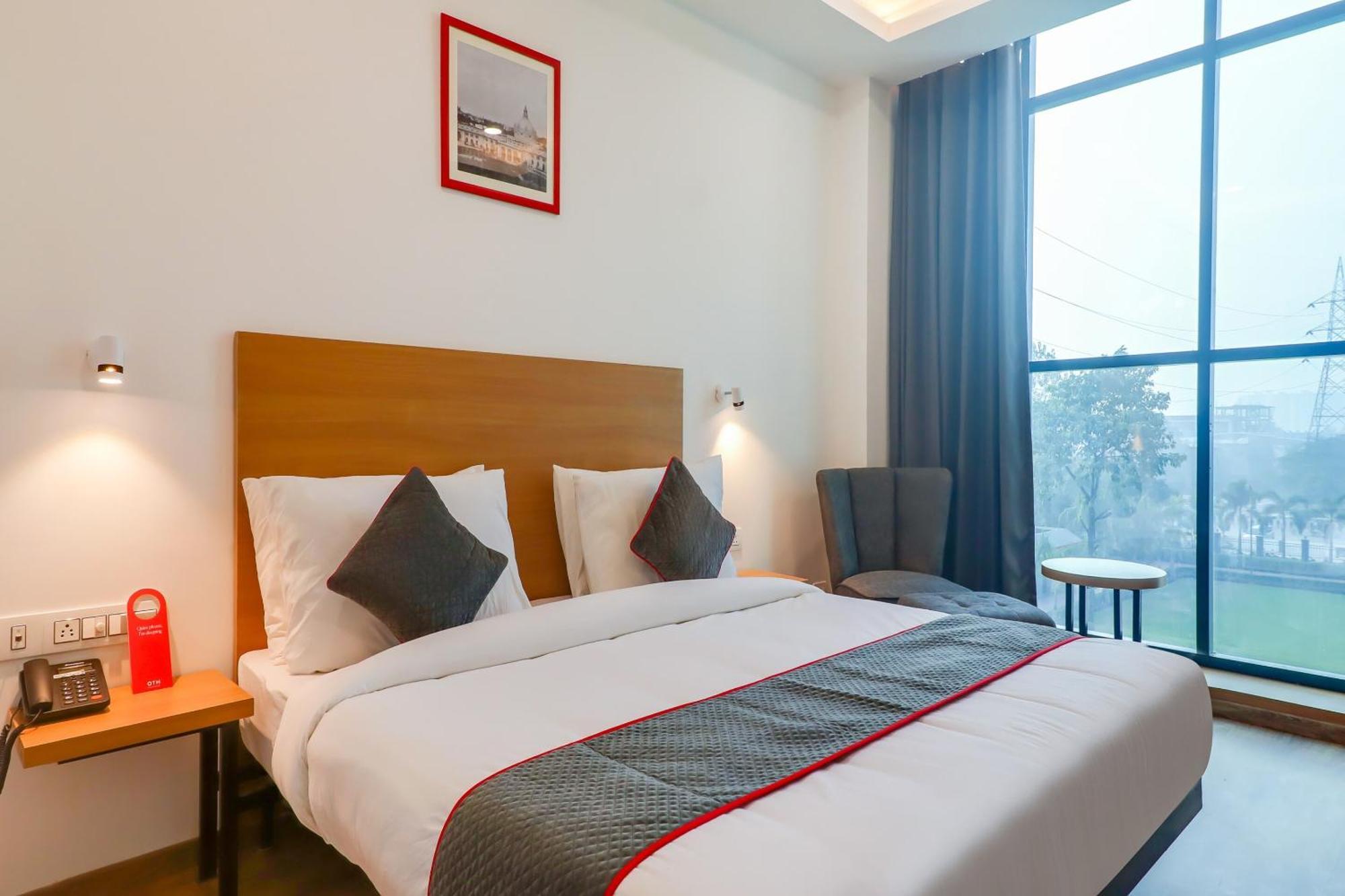 Super Townhouse Jashn Hotell Chinhat Exteriör bild