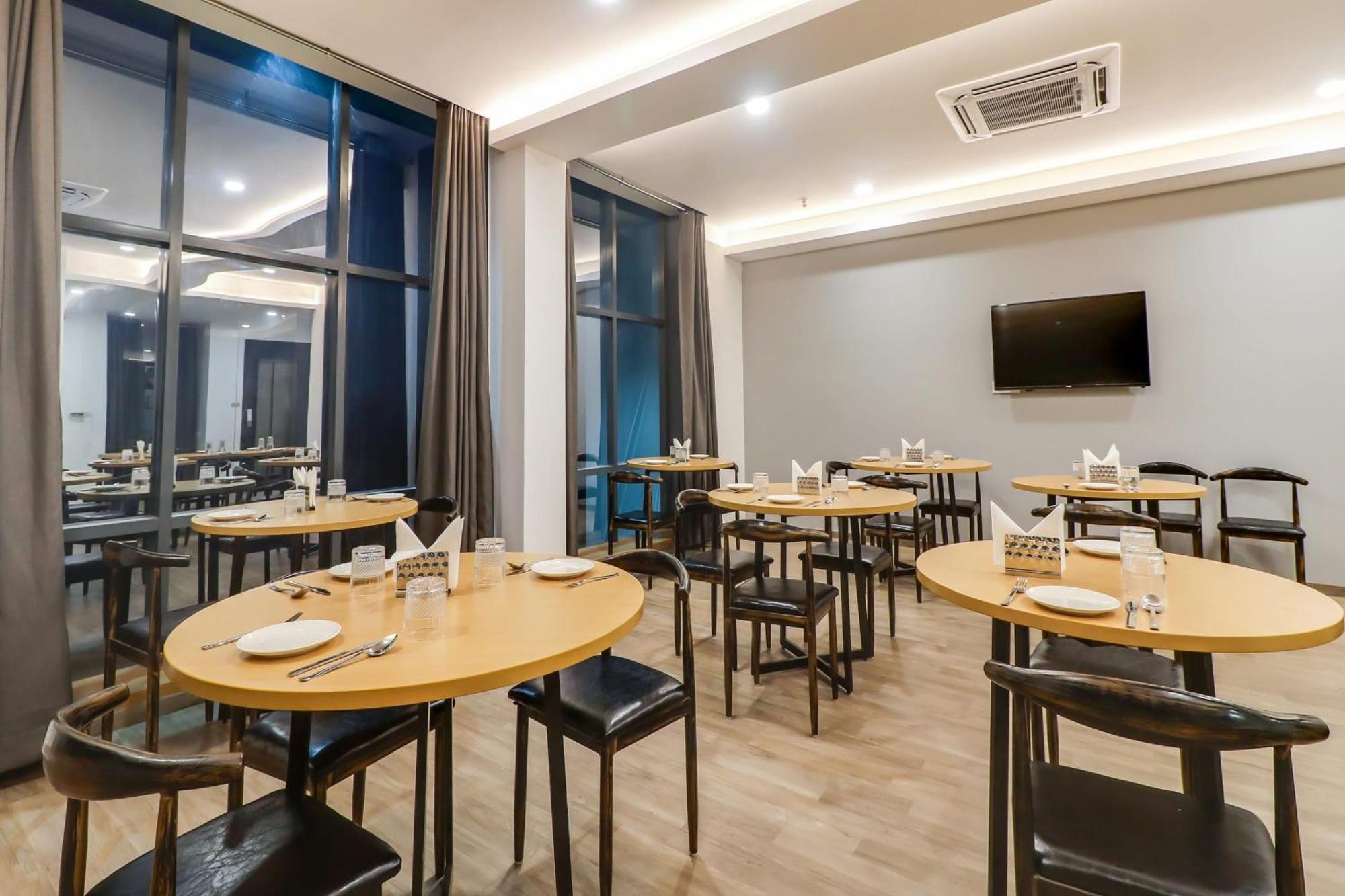 Super Townhouse Jashn Hotell Chinhat Exteriör bild