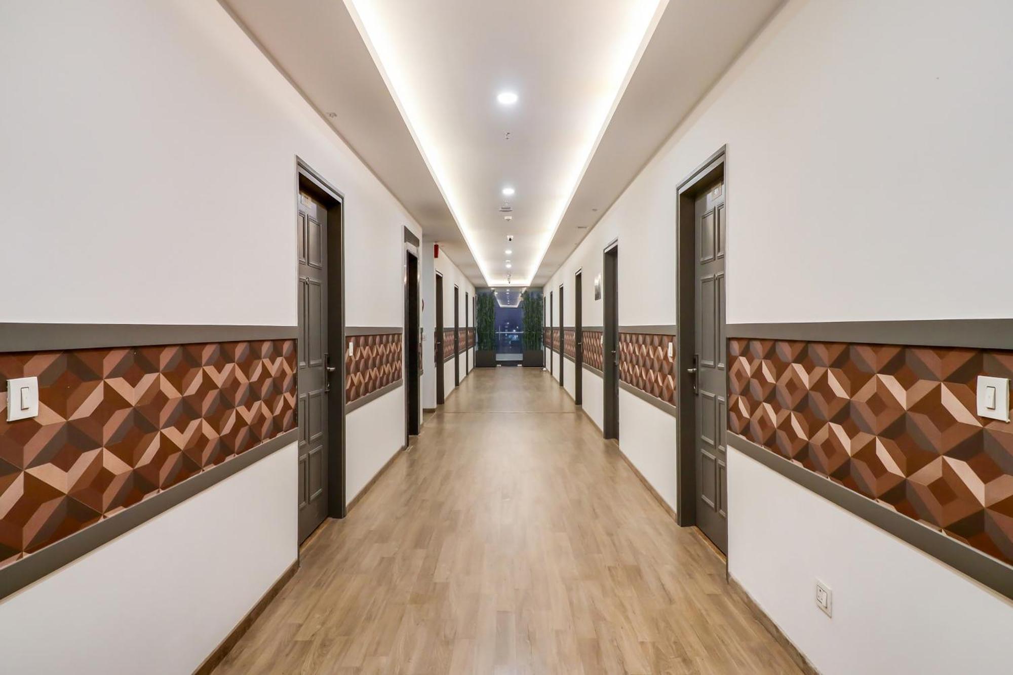 Super Townhouse Jashn Hotell Chinhat Exteriör bild