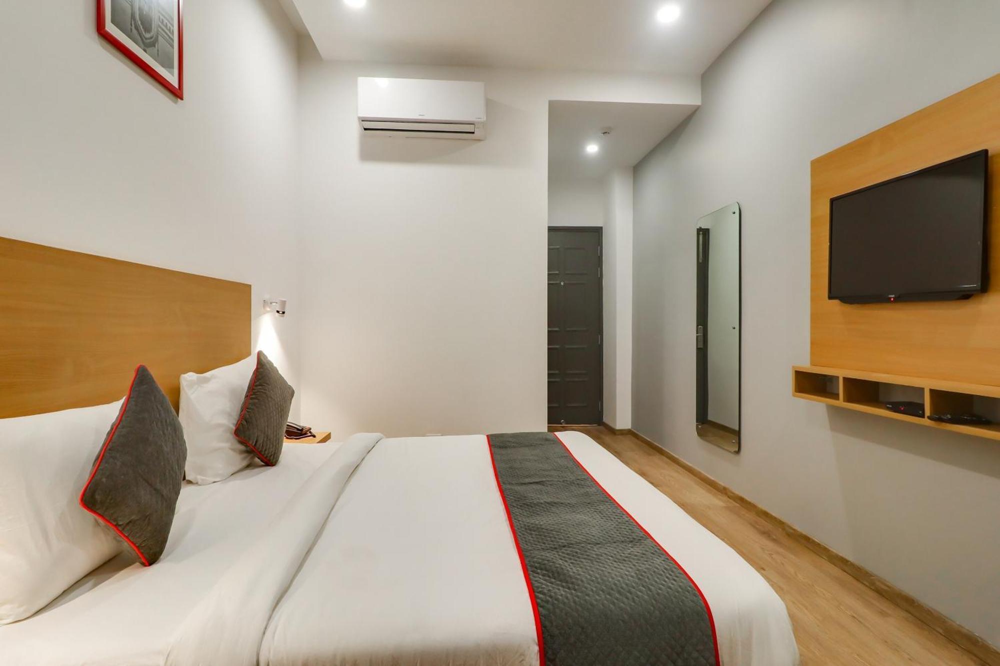 Super Townhouse Jashn Hotell Chinhat Exteriör bild