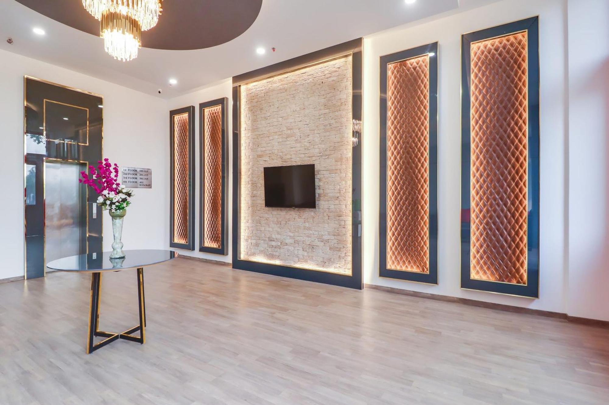 Super Townhouse Jashn Hotell Chinhat Exteriör bild